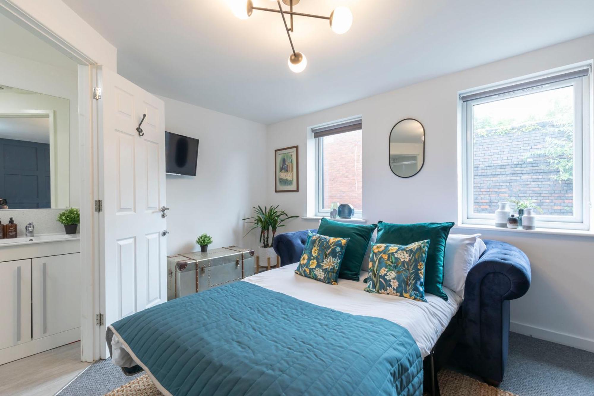 Modern Four Bedroom Four Bathroom Home Cheltenham Extérieur photo