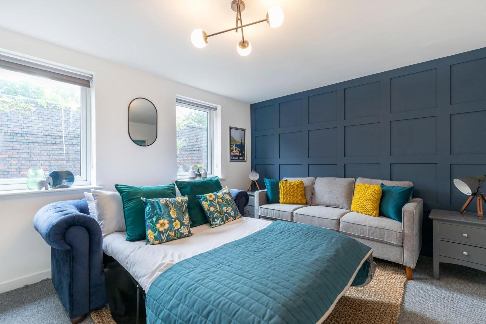 Modern Four Bedroom Four Bathroom Home Cheltenham Extérieur photo