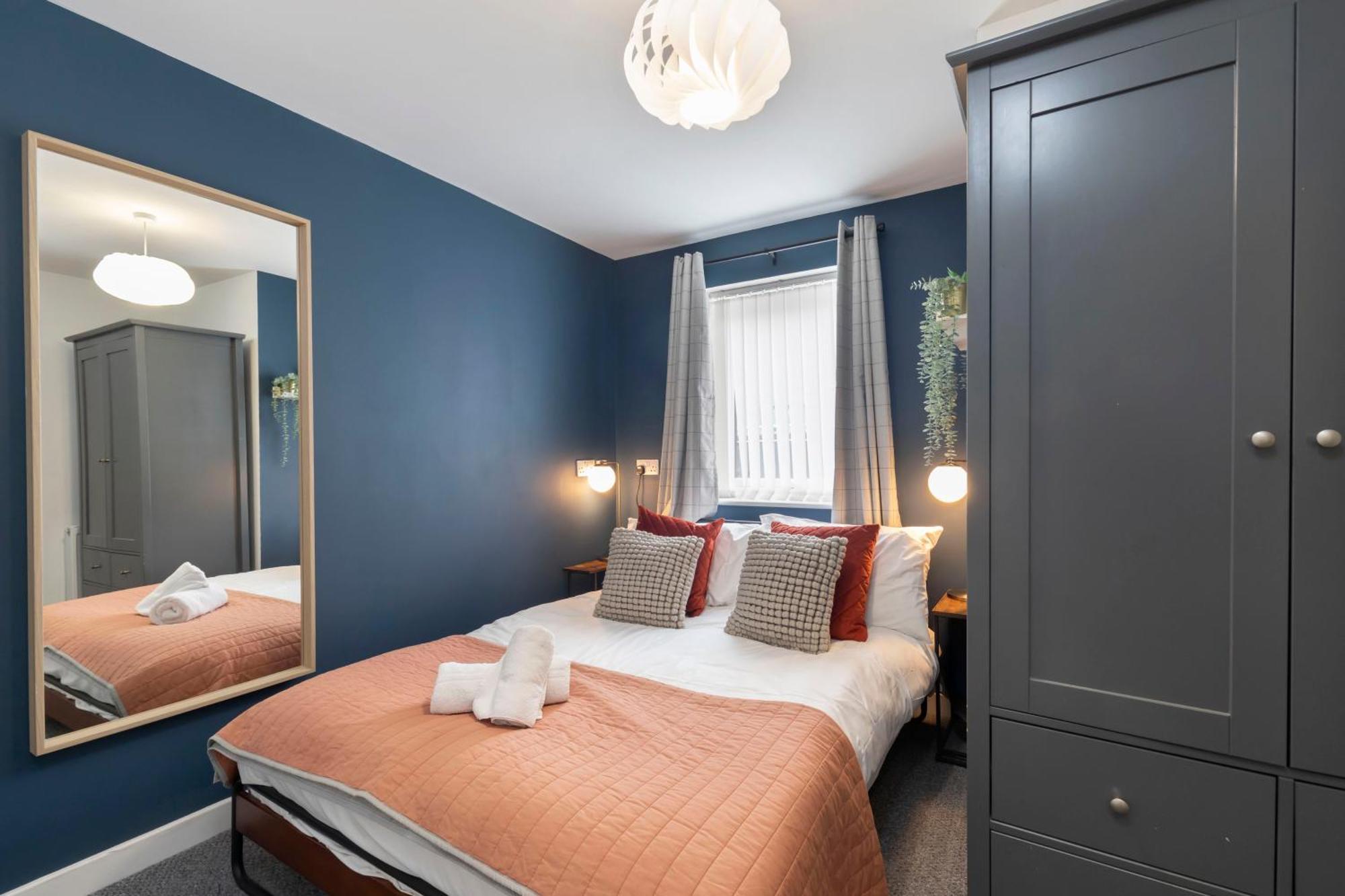 Modern Four Bedroom Four Bathroom Home Cheltenham Extérieur photo
